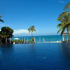 Отель Rawi Warin Resort and Spa бассейн фото 3