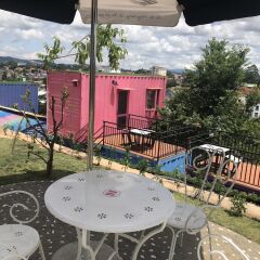 Queen Bee Hostel Далат балкон