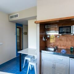 Апартаменты The Blue Apartments by Ibiza Feeling - Adult Only в номере