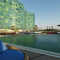 Отель Hilton Capital Grand Abu Dhabi ОАЭ, Абу-Даби - отзывы, цены и фото номеров - забронировать отель Hilton Capital Grand Abu Dhabi онлайн приотельная территория