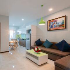 Апартаменты Handy Beachfront Apartment Нячанг комната для гостей
