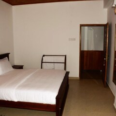 Отель River side inn комната для гостей фото 2