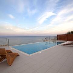 Отель Antonoglou Beach Villas - Kiotari бассейн