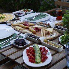 Urla Zeytin Otel Турция, Урла - отзывы, цены и фото номеров - забронировать отель Urla Zeytin Otel онлайн питание фото 3