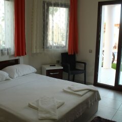 Отель Cilek Butik Otel Чешме сейф в номере