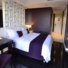 Отель The Bayleaf Intramuros сейф в номере