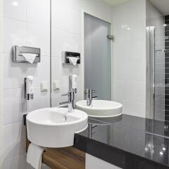 Отель Holiday Inn Express Frankfurt City Hauptbahnhof ванная