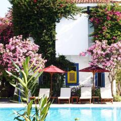Marphe Hotel Suite & Villas бассейн