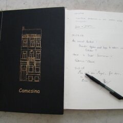 Отель B&B Camesina сейф в номере