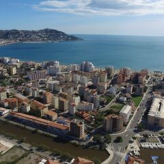 Отель InmoSantos Apartaments Daniel Испания, Курорт Росес - отзывы, цены и фото номеров - забронировать отель InmoSantos Apartaments Daniel онлайн пляж
