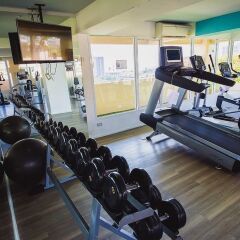 Отель Atlantis Condo Resort Jomtien by EVT фитнесс-зал