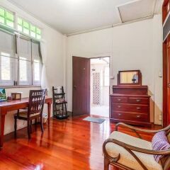 Отель 24 Samsen Heritage House Бангкок комната для гостей фото 3