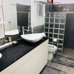 Отель House With 2 Bedrooms in Puna'auia, With Enclosed Garden and Wifi ванная фото 2