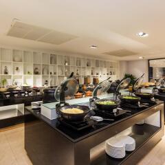 Отель The Charm Resort Phuket питание