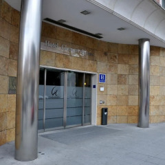Hotel Clement Barajas парковка