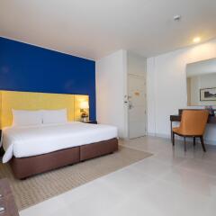Отель Legacy Express Sukhumvit By Compass Hospitality Бангкок комната для гостей фото 2
