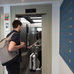 Отель Bluesock Hostels Lisboa интерьер отеля