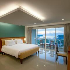 Отель Chanalai Flora Resort, Kata Beach 4* Представительский номер разные типы кроватей фото 2