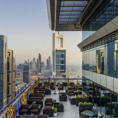Отель Four Points by Sheraton Sheikh Zayed Road, Dubai гостиничный бар
