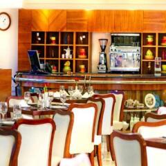Отель Golden Sands 3 гостиничный бар