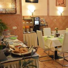 City Hotel West питание