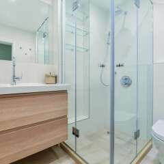 Апартаменты FM Premium 2-BDR Apartment - GORA София ванная