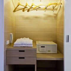 Trinity Silom Hotel сейф в номере