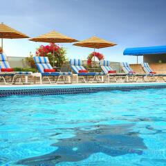 J5 Rimal Hotel Apartments бассейн