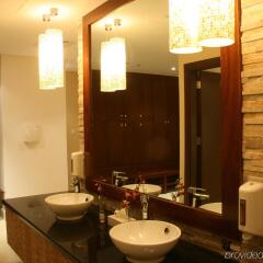 Flora Park Deluxe Hotel Apartments ванная