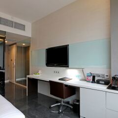 The Quincy Hotel by Far East Hospitality удобства в номере фото 2