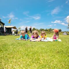 Отель Whanganui River Top 10 Holiday Park фитнесс-зал