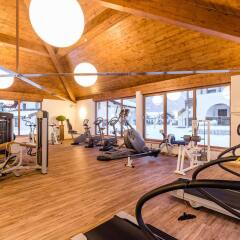 Hotel Schneeberg Family Resort & SPA фитнесс-зал