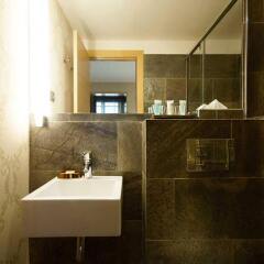 Отель Boutique Barcelona Bed and Breakfast Испания, Барселона - отзывы, цены и фото номеров - забронировать отель Boutique Barcelona Bed and Breakfast онлайн ванная фото 2