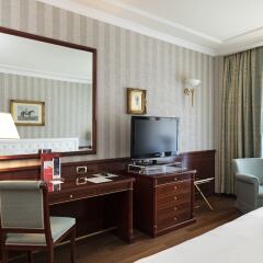 Отель Royal Hotel Carlton Италия, Болонья - 3 отзыва об отеле, цены и фото номеров - забронировать отель Royal Hotel Carlton онлайн удобства в номере фото 2