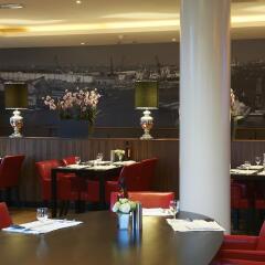 Bastion Hotel Vlaardingen гостиничный бар