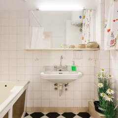 Отель Art House for 8 Under the Acropolis Греция, Афины - отзывы, цены и фото номеров - забронировать отель Art House for 8 Under the Acropolis онлайн ванная