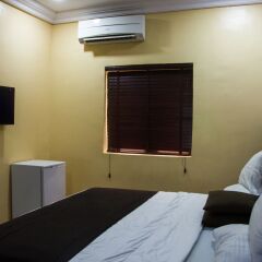Отель Sweet Season Luxury Suites комната для гостей