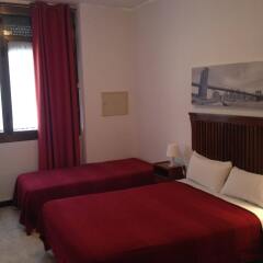 Отель Hostal Absolut Stay Барселона комната для гостей фото 2