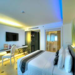 Отель Aspira Skyy Sukhumvit 1 Бангкок бассейн