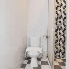 Отель ZEN Rooms Basic Chinatown Bangkok Таиланд, Бангкок - отзывы, цены и фото номеров - забронировать отель ZEN Rooms Basic Chinatown Bangkok онлайн ванная