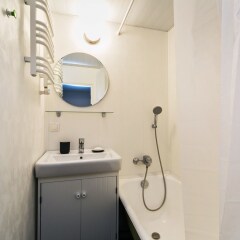 Гостиница Lux Apartment Oktyabrskoe Pole в Москве отзывы, цены и фото номеров - забронировать гостиницу Lux Apartment Oktyabrskoe Pole онлайн Москва ванная