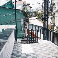 Отель Villa Homestay Minh Hieu Далат балкон