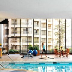 Отель Four Seasons Hotel Vancouver Канада, Ванкувер - отзывы, цены и фото номеров - забронировать отель Four Seasons Hotel Vancouver онлайн бассейн фото 2