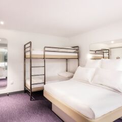 Отель Yotelair Singapore Changi Airport Сингапур комната для гостей фото 3