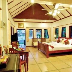Отель Chalong Villa Resort and Spa Таиланд, Бухта Чалонг - отзывы, цены и фото номеров - забронировать отель Chalong Villa Resort and Spa онлайн комната для гостей