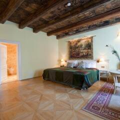Отель Merchant's Yard Residence комната для гостей