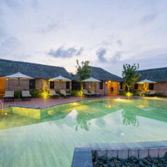 Отель Boutique Cam Thanh Resort бассейн