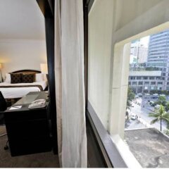 Отель Intercontinental Manila (Club) Филиппины, Макати - отзывы, цены и фото номеров - забронировать отель Intercontinental Manila (Club) онлайн балкон