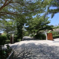 Отель Modern Thai Villa Rawai парковка