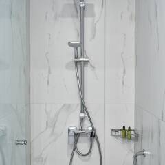 Отель Marvelous n Bright Apartment next to Megaro Mousikis Греция, Афины - отзывы, цены и фото номеров - забронировать отель Marvelous n Bright Apartment next to Megaro Mousikis онлайн ванная